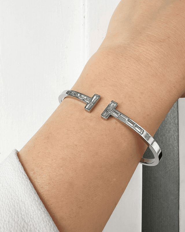 Armreif mit Stein