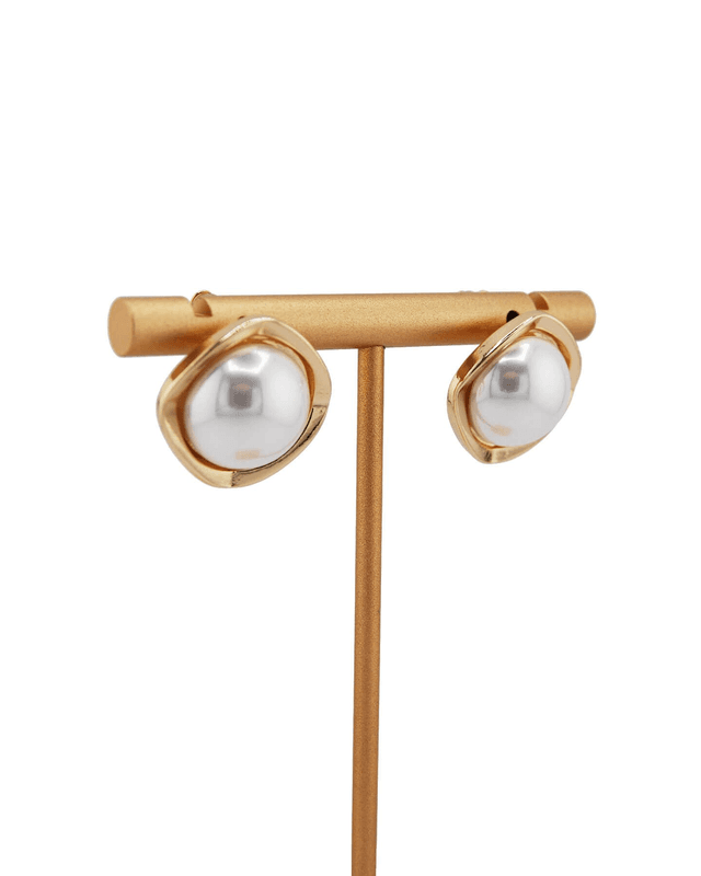 Perlen Ohrringe mit Gold Detailliert 